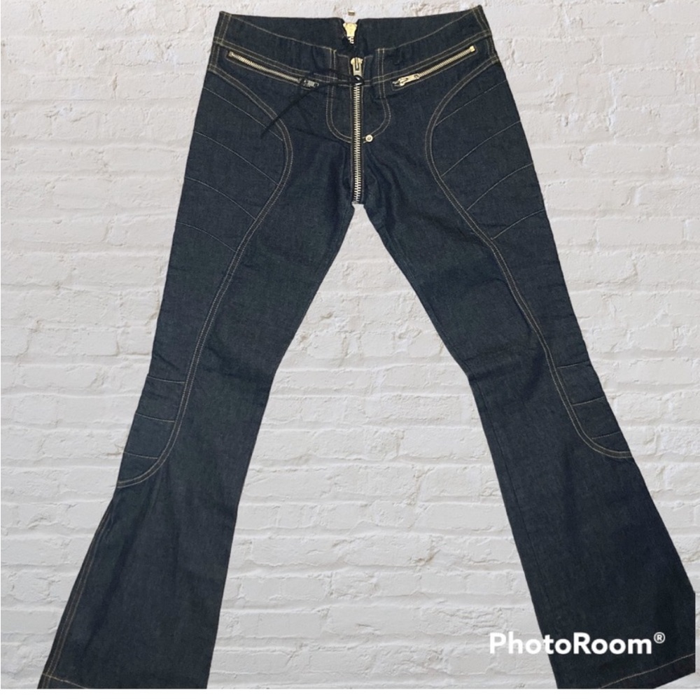 ISO These Rufskin zipper jeans!! Please message me if you have these for sale!!!